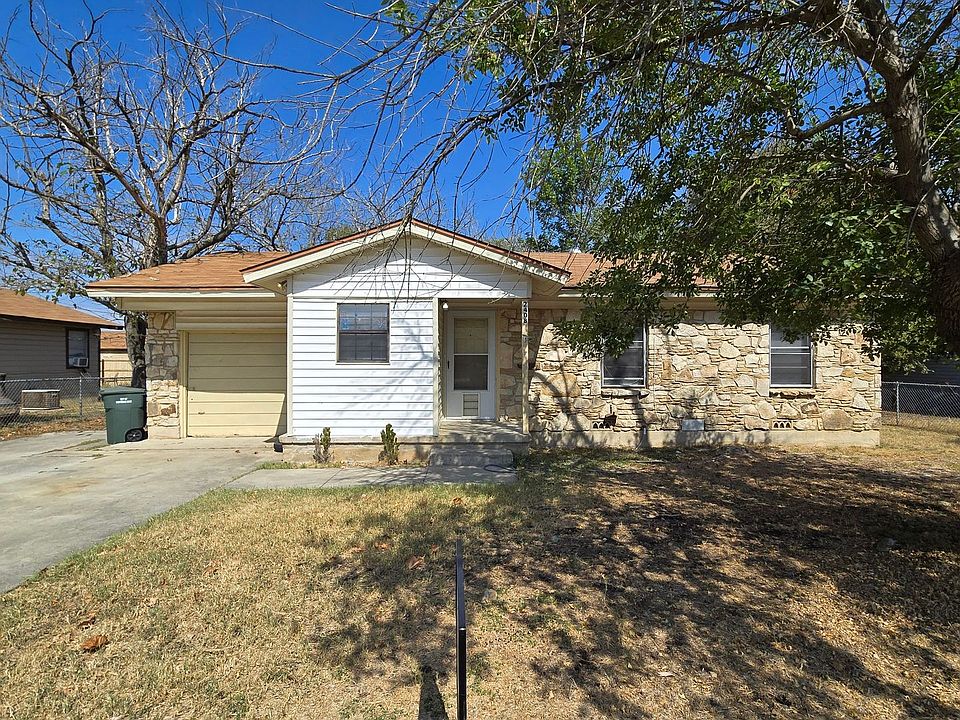 1st image of 2408 Meadow Ln