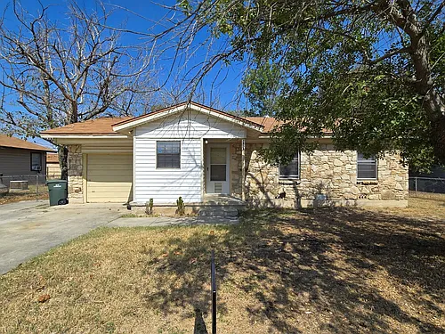 2408 Meadow Ln Photo 1