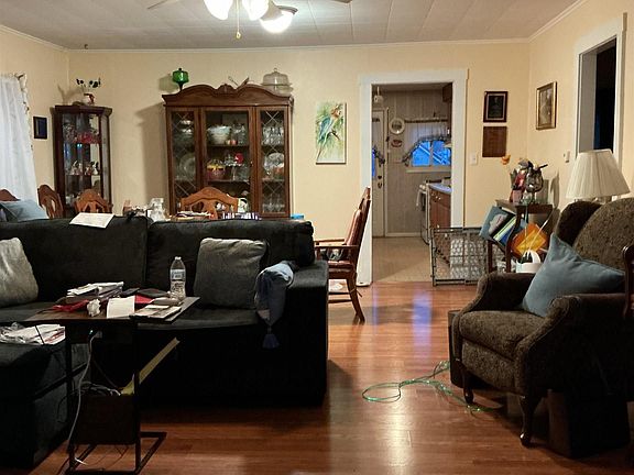 4th image of 317 Indiana Ave