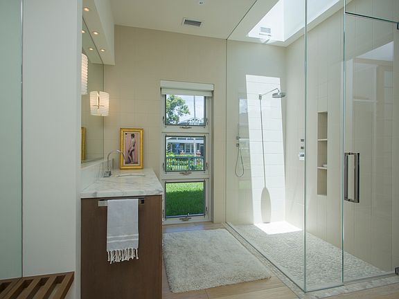 3rd image of 1307 Bayshore Blvd