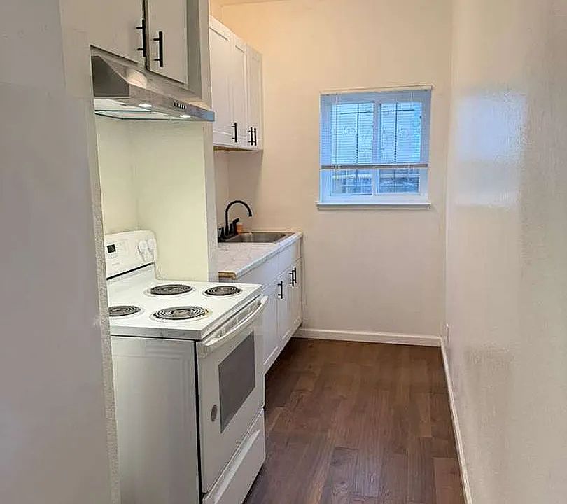 1st image of 234 5th Ave APT 9