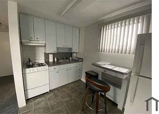 101 Brown Pl #2 — Photo 9