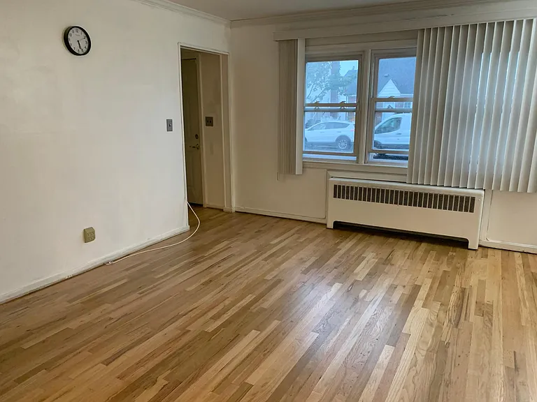 244 Frank Ave — Photo 3