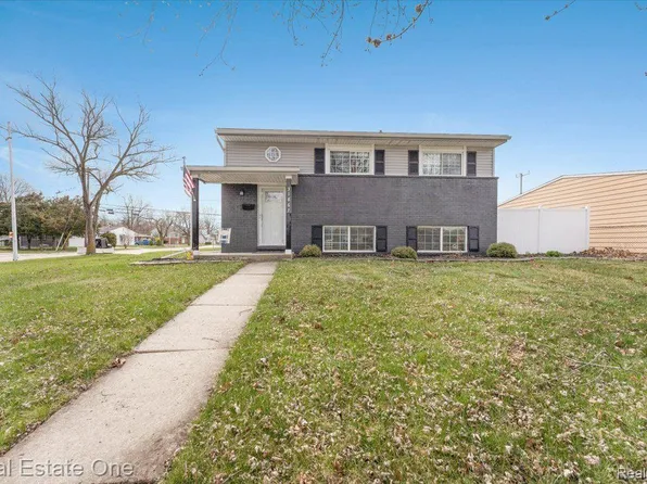 31867 Lynne Dr, Rockwood, MI 48173