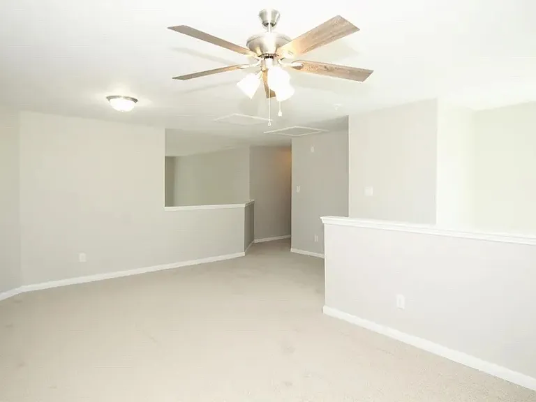 2136 Mulberry Dr — Photo 13