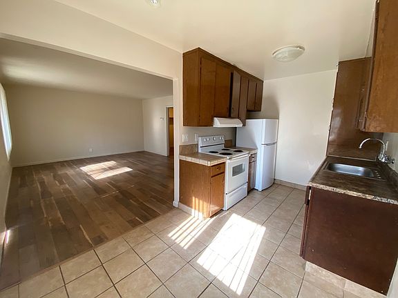 2nd image of 2949 Magliocco Dr APT 5