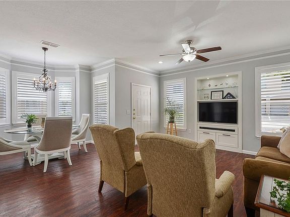 4th image of 18101 Villa Creek Dr #18101