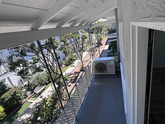 5th image of 5223 Corteen Pl APT 9