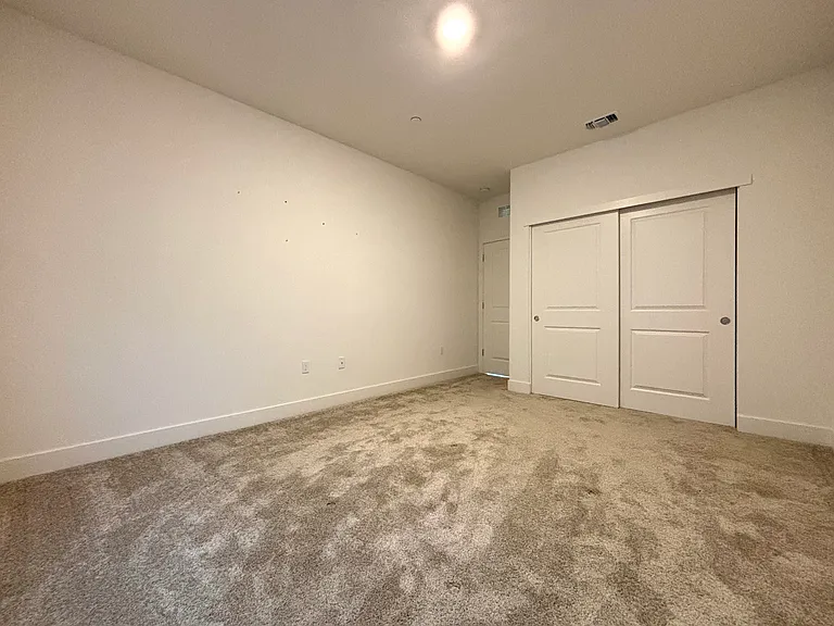 2051 Rosemary Dr — Photo 9