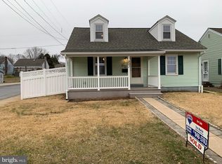 201 Orlon St, New Holland, PA 17557