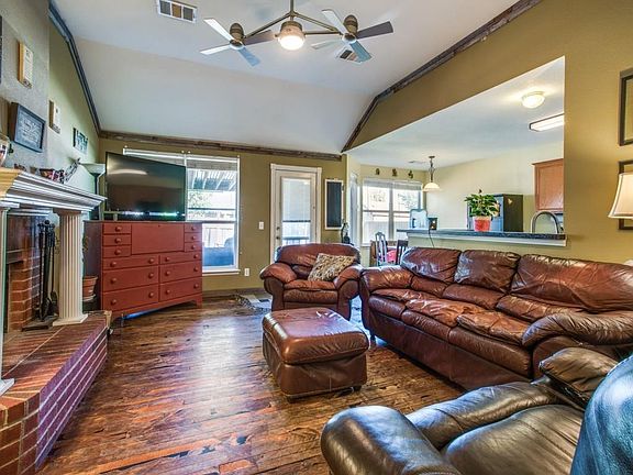 4th image of 206 N Rolling Meadows Dr