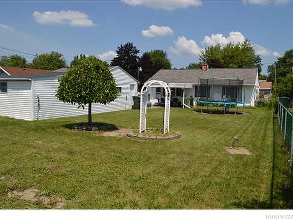 5th image of 1727 Leah Dr