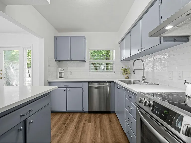 2401 Winsted Ln — Photo 9