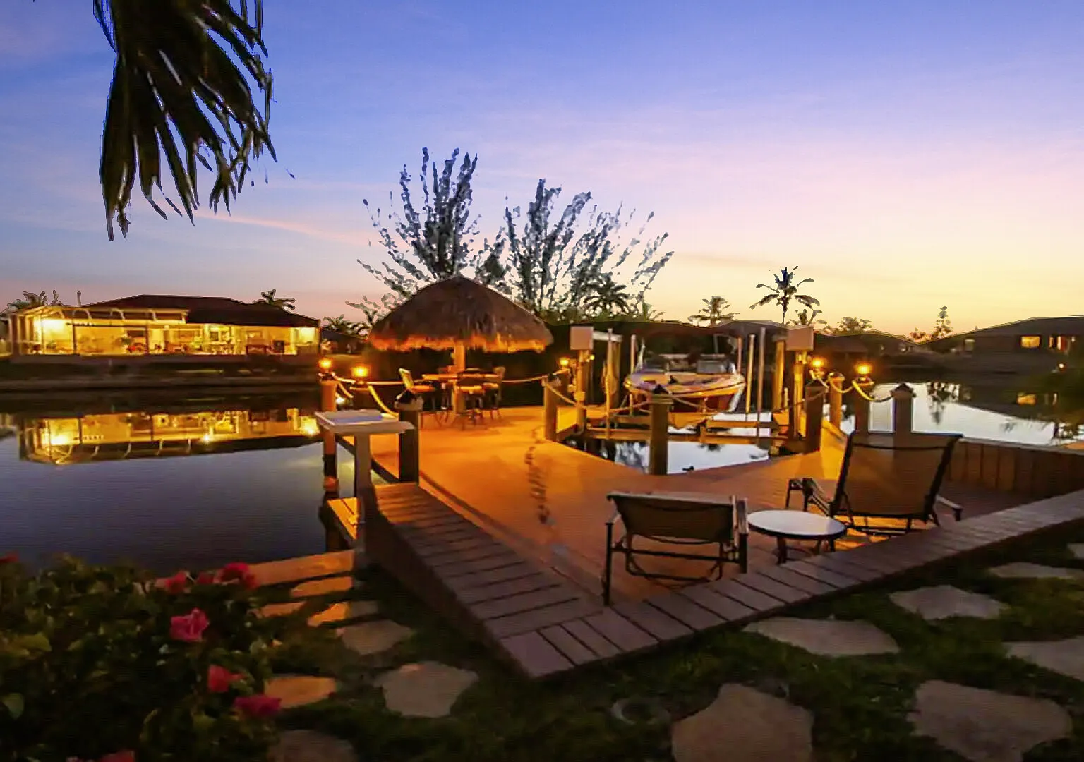 Lupita, boat lift, dock, heated south facing pool — Photo 4
