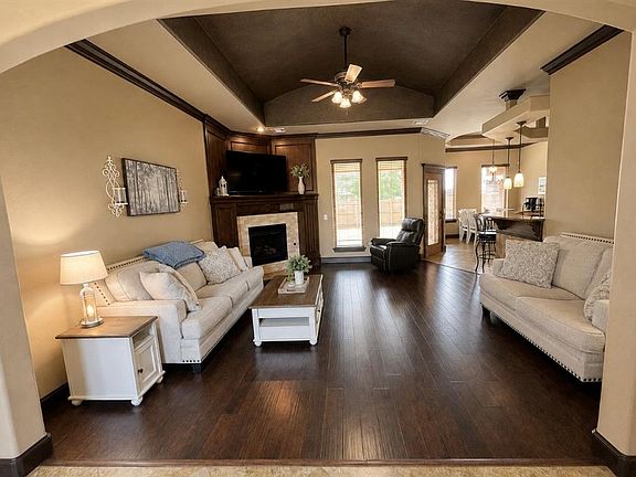 3rd image of 6409 Bent Wood Dr