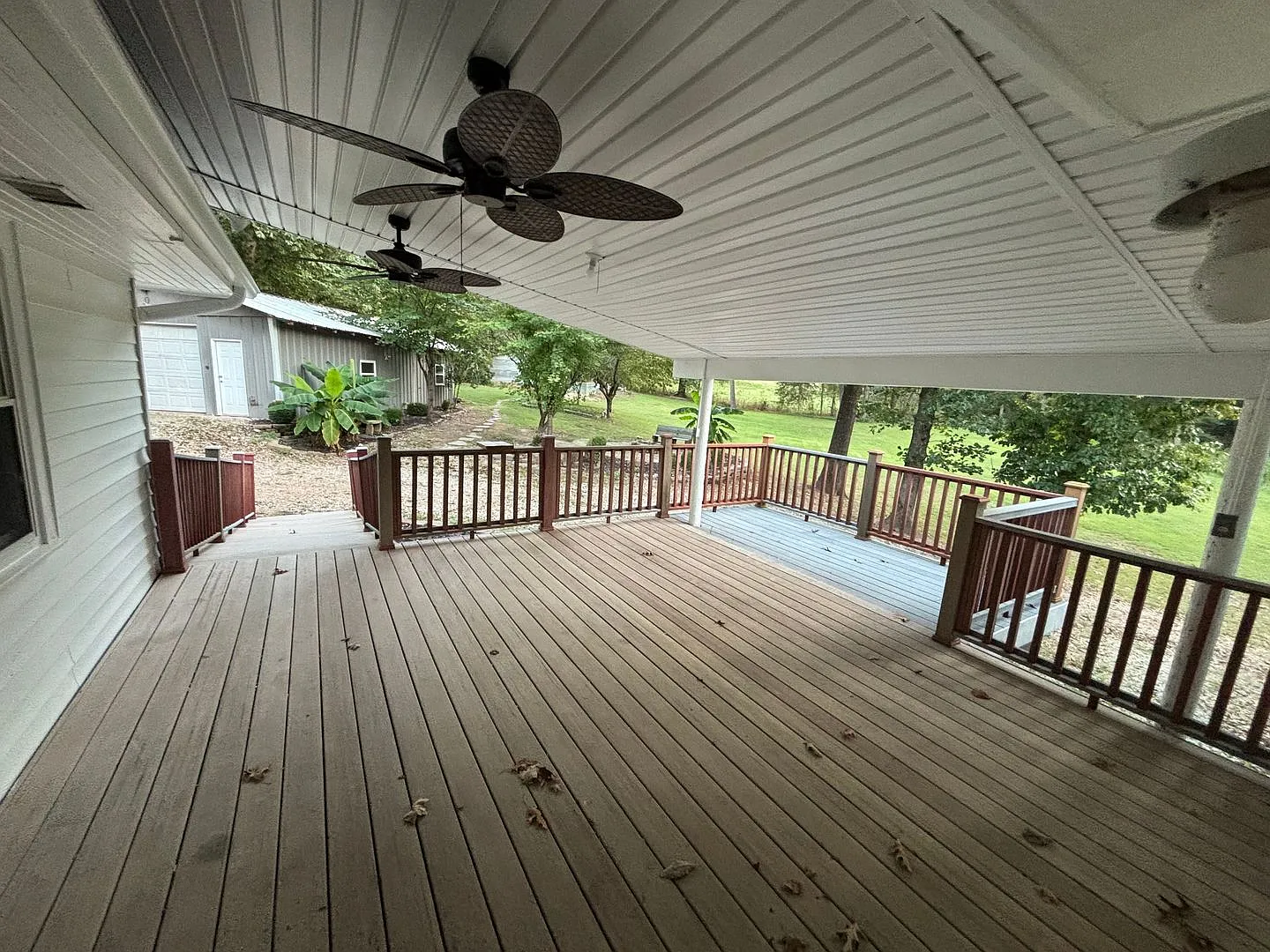 Country Living on 3 Acres 5 Bed / 3 Bath Farmhouse in Springdale! Detached Garages/Shops — Photo 3