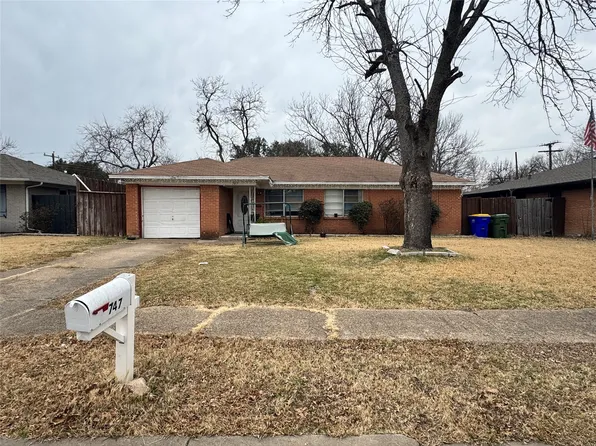 747 High School Dr, Seagoville, TX 75159