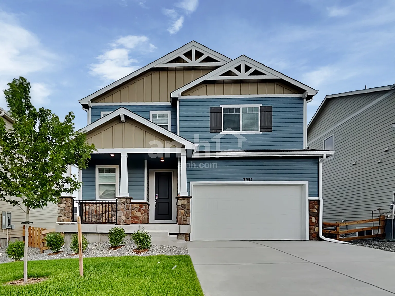 4 bed, 3.5 bath, 2419 sqft, $2,895 — Photo 1