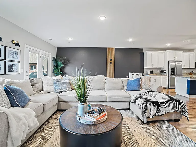 20555 Milbridge Ter — Photo 7