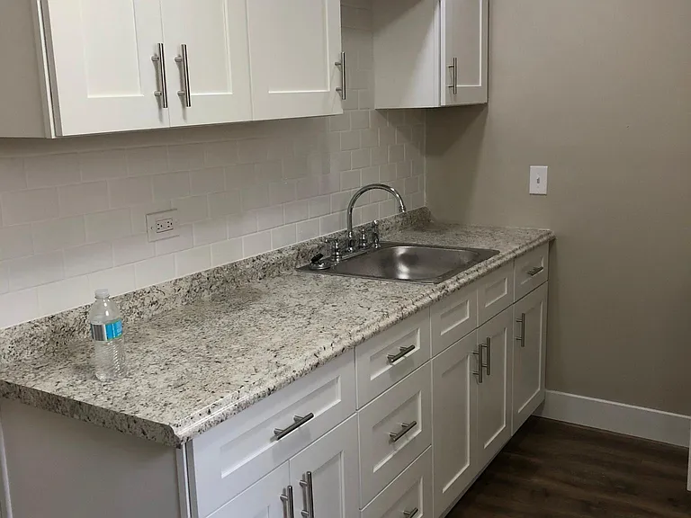 1607 W Ayres Ave — Photo 6