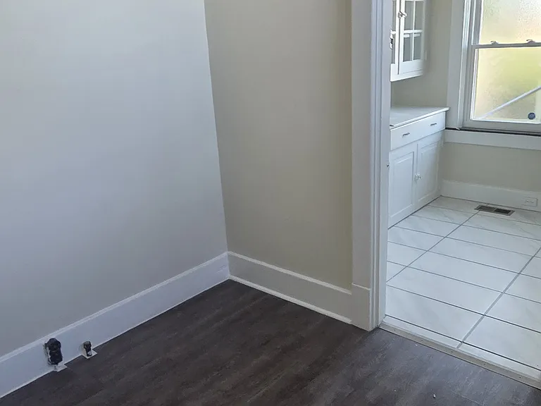 2201 Bashford Manor Ln — Photo 14