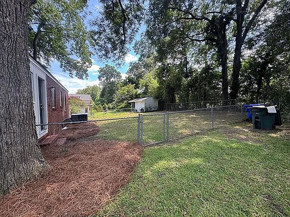 3rd image of 1119 Mimosa Dr