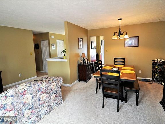 5th image of 9524 Hickoryhurst Dr
