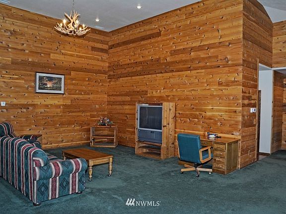 5th image of 608 Lupine Drive