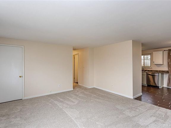 5th image of 619 Barbara Dr