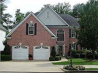 450 Elgaen Ct, Roswell, GA 30075