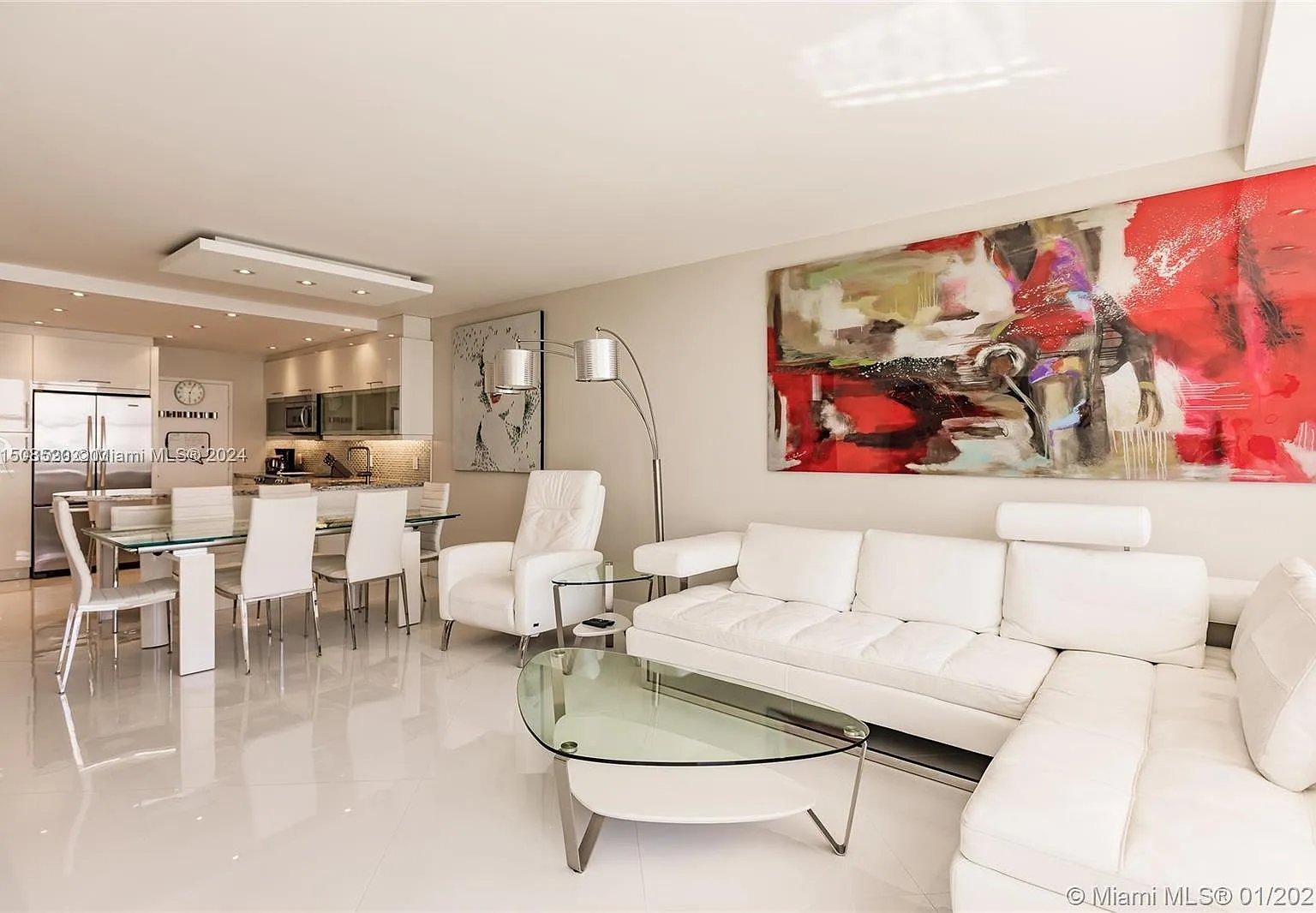 Sea Air Towers Condo — Photo 3