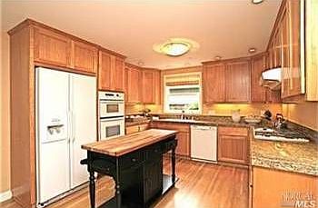 5th image of 60 Nokomis Ave