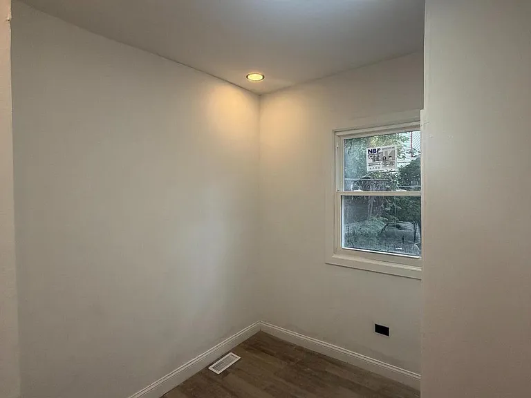 2409 W Harold St — Photo 8