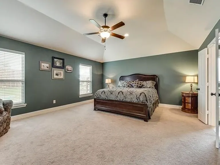 3814 Hyde Park Dr — Photo 15