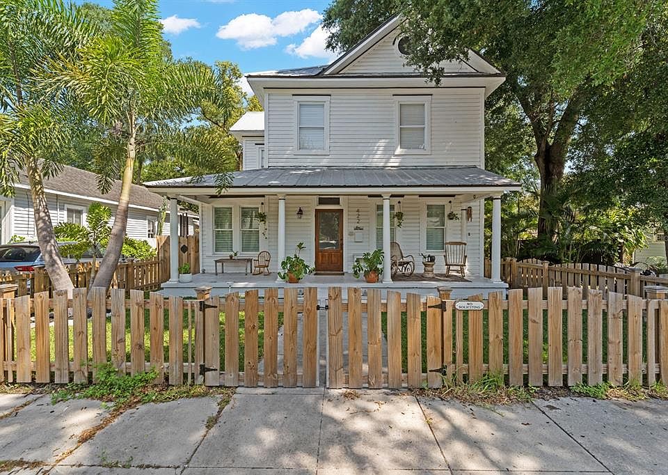 1st image of 422 E FOREST AVENUE