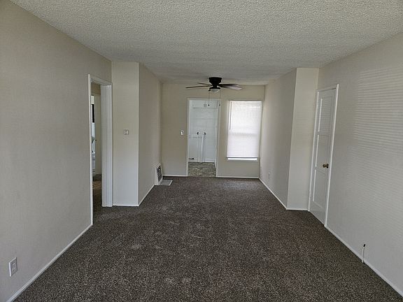 2nd image of 1701 N Glenoaks Blvd