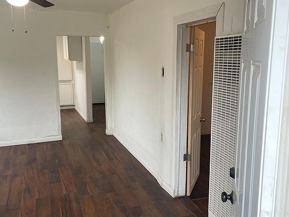 3rd image of 555 Ramona Ave