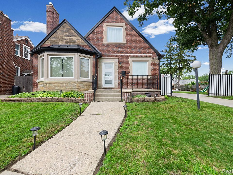 1st image of 19371 Monica St
