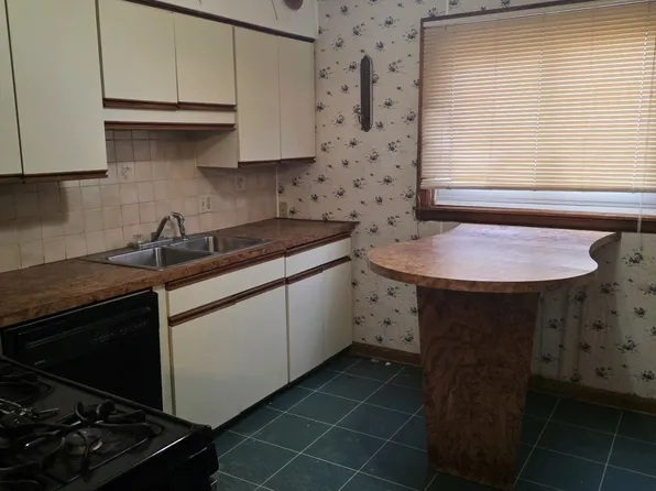 372 Leroy Ave Floor 1, Buffalo, NY 14214