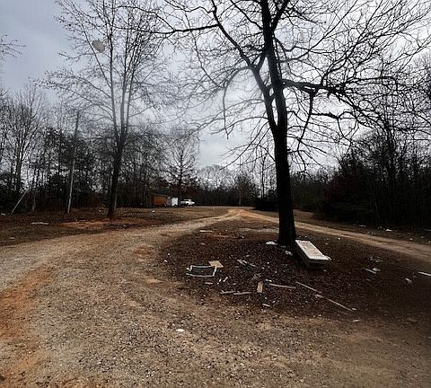 2nd image of 141 Windy Hill Ln