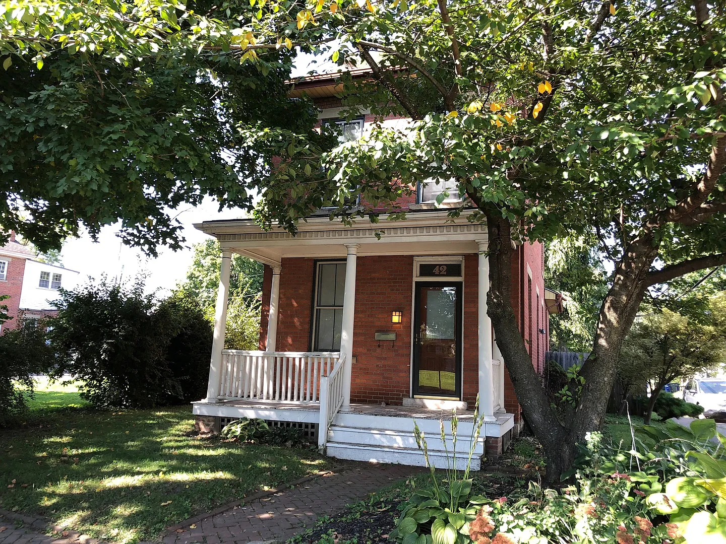 Beautiful Italian Village Single Family House! — Photo 1