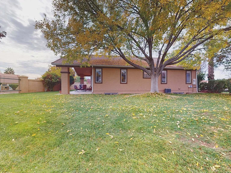 853 W Kestrel Ct — Photo 33