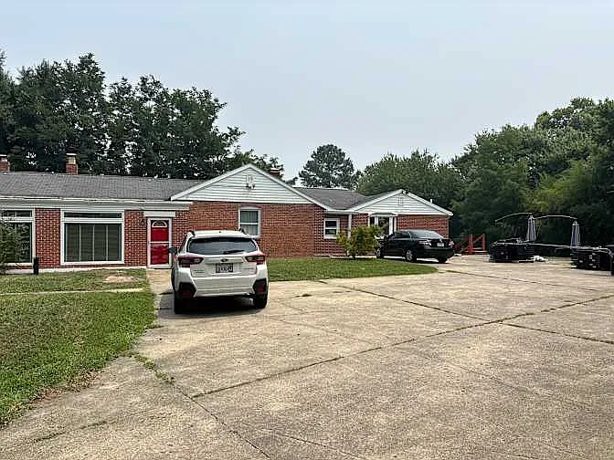 301 Loureiro Ln