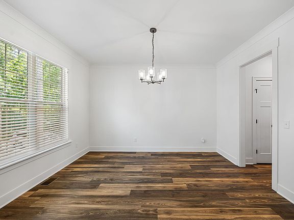 3rd image of 494 Johnston Rd