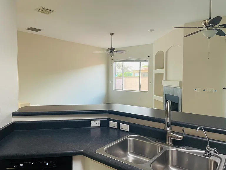 10417 S Avenger Ln — Photo 4