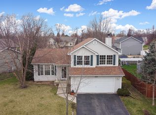 2103 Windcrest Ln, Joliet, IL 60431