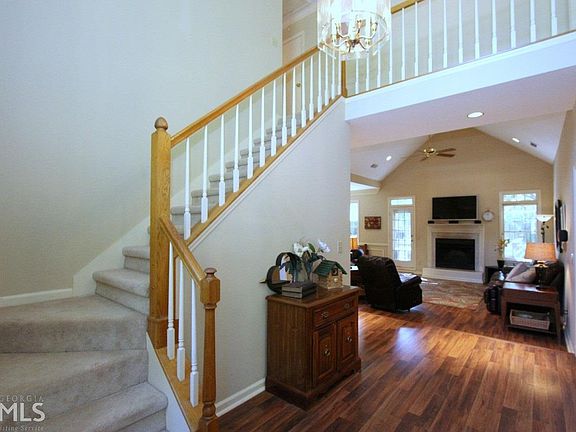 3rd image of 165 Waterloch Ct
