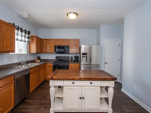 3rd image of 247 Saint Regis Dr