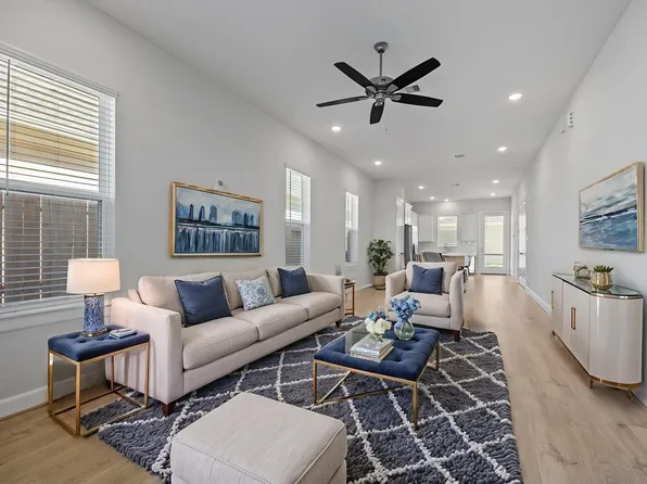 2505 S Houston Ave, Pearland, TX 77581