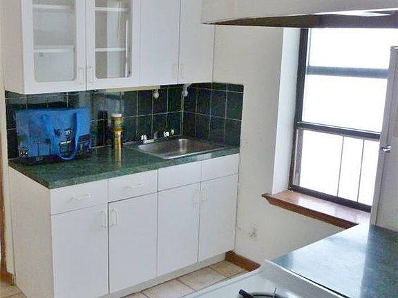 5th image of 338 E 92nd St APT 26
